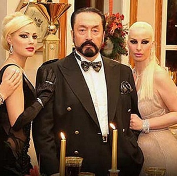 Süleyman Soylu ile kalmadı: Twitter'dan Adnan Oktar kararı